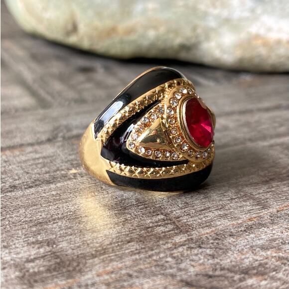 NEW Heirloom Collection Ruby & Rhinestone Statement Ring - Picture 7 of 16